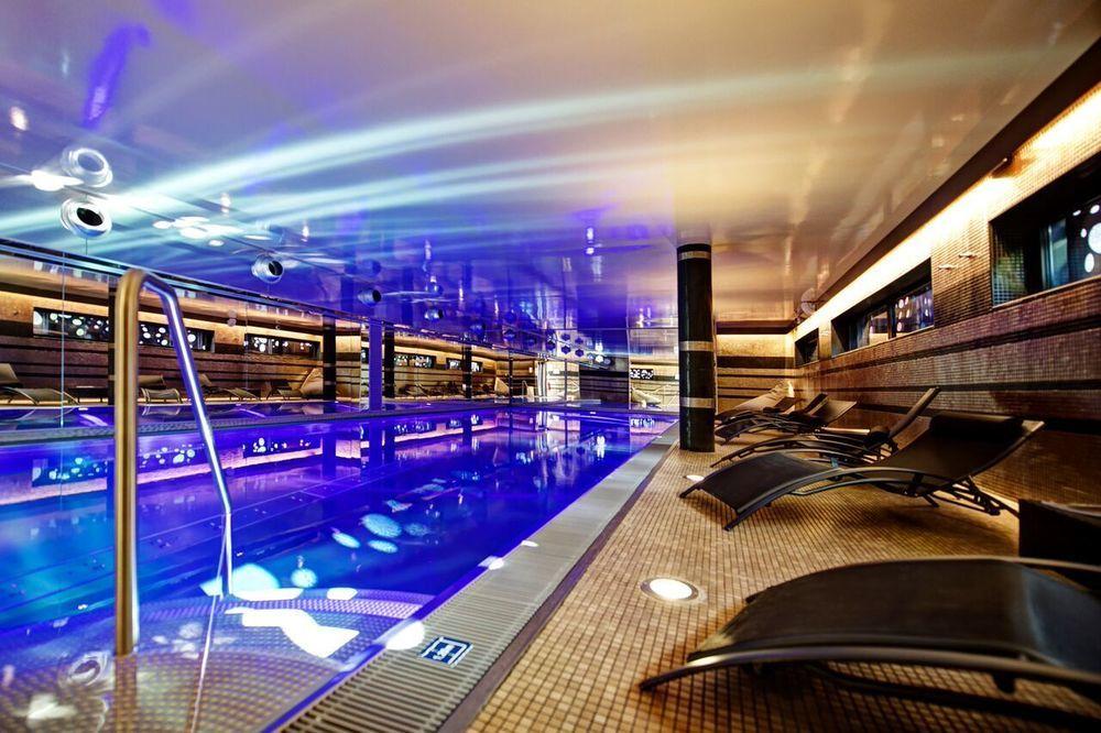 L'Hermitage Gantois, Autograph Collection Hotel Rijsel Buitenkant foto The pool at the InterContinental London The O2