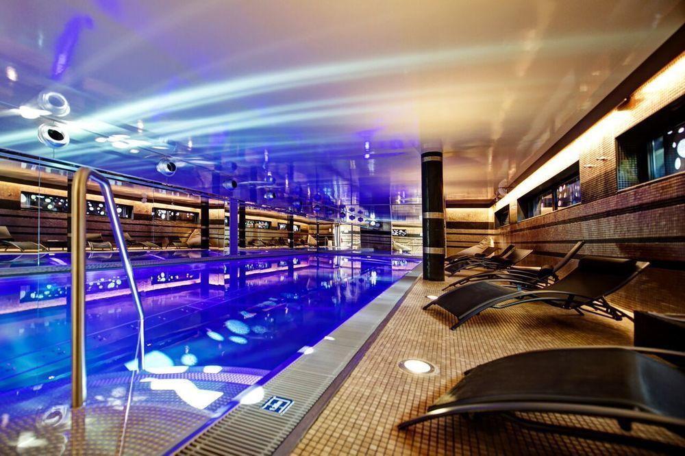 L'Hermitage Gantois, Autograph Collection Rijsel Buitenkant foto The pool at the InterContinental London The O2