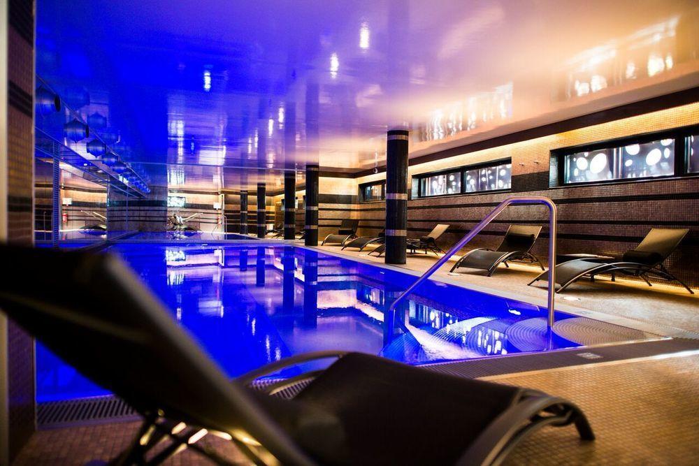 L'Hermitage Gantois, Autograph Collection Rijsel Buitenkant foto The swimming pool at the hotel